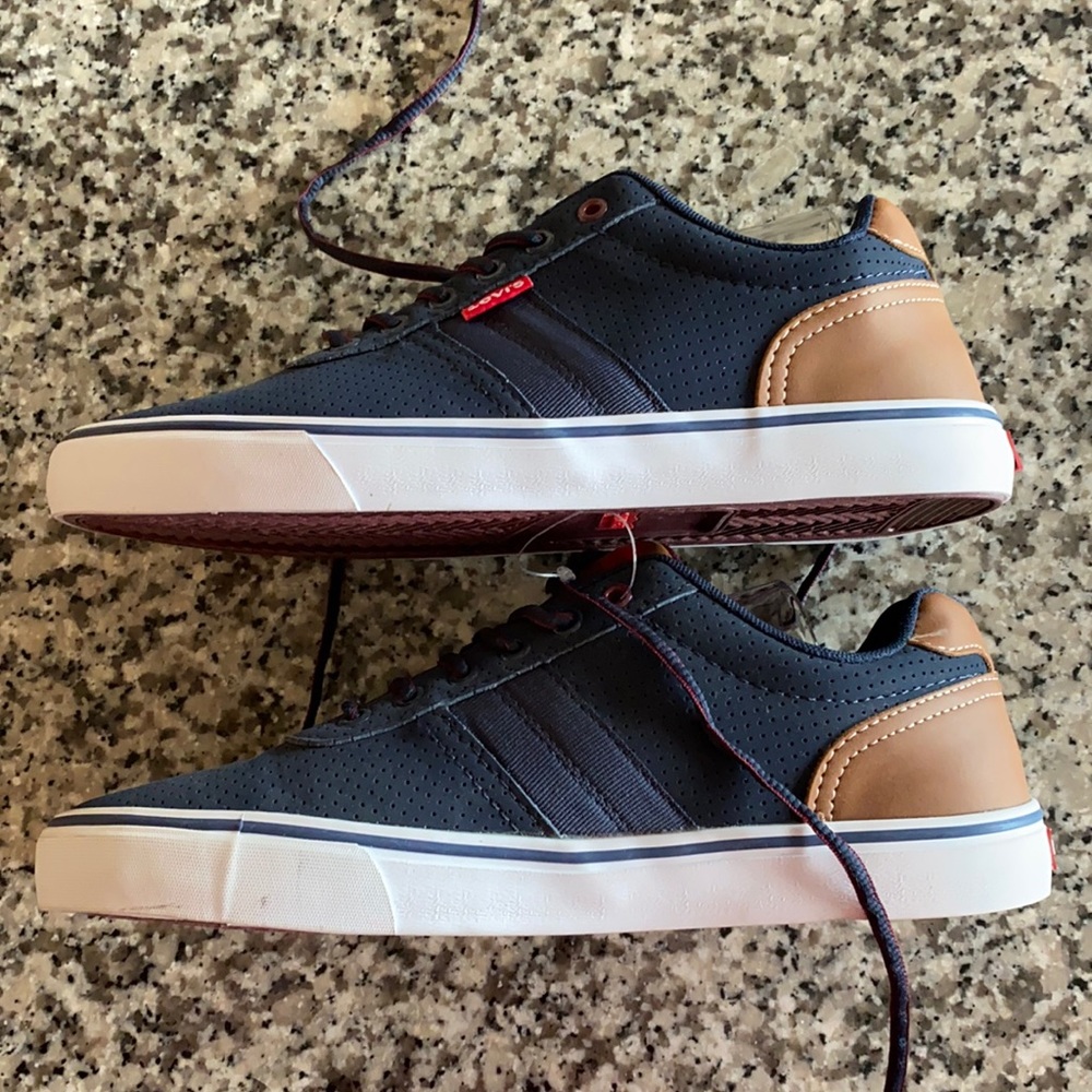 Levi’s comfort shoes